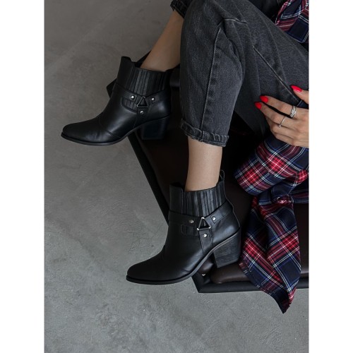 Козаки з ременцями чорні 8