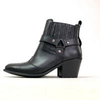 Козаки з ременцями чорні